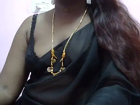Snapshot of tamil-priyaaa chatting on July 4, 4:07 am tamil-priyaaa online show from July 4, 4:07 am