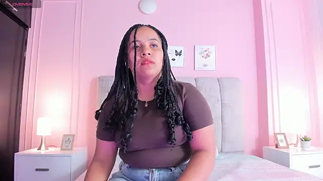 Snapshot of Emma-Velez chatting on July 23, 12:03 pm Emma-Velez online show from July 23, 12:03 pm