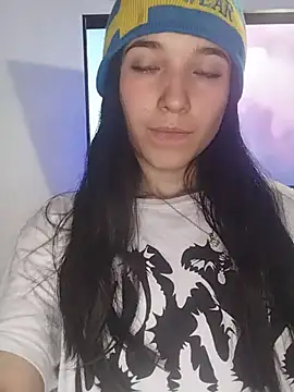 Snapshot of Melilo chatting on June 5, 7:08 pm Melilo online show from June 5, 7:08 pm