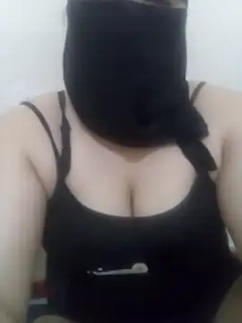 Snapshot of daloua_sexy chatting on June 6, 10:47 pm daloua sexy online show from June 6, 10:47 pm