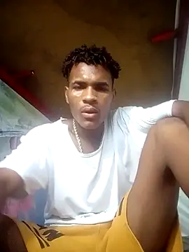 Snapshot of dantecruz19 chatting on June 4, 11:00 pm dantecruz19 online show from June 4, 11:00 pm