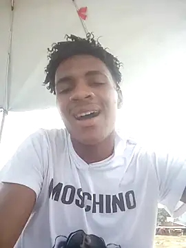 Snapshot of dantecruz19 chatting on July 10, 4:20 pm dantecruz19 online show from July 10, 4:20 pm