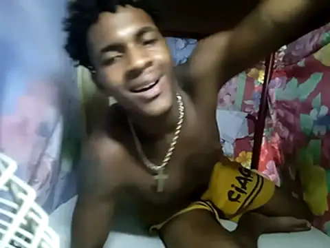 Snapshot of dantecruz19 chatting on July 18, 12:04 am dantecruz19 online show from July 18, 12:04 am