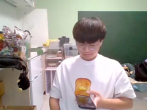 Snapshot of Yang_571 chatting on June 22, 4:59 pm Yang 571 online show from June 22, 4:59 pm