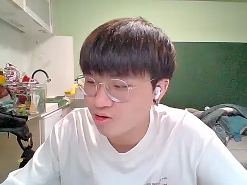 Snapshot of Yang_571 chatting on June 23, 5:00 pm Yang 571 online show from June 23, 5:00 pm