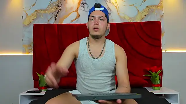 Snapshot of gael_prince_ chatting on June 19, 8:34 pm gael prince online show from June 19, 8:34 pm