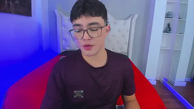 Snapshot of Thiago_Monaco chatting on June 8, 8:26 am Thiago Monaco online show from June 8, 8:26 am