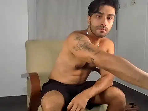 Snapshot of SantiagoMelendez chatting on July 2, 3:45 am SantiagoMelendez online show from July 2, 3:45 am