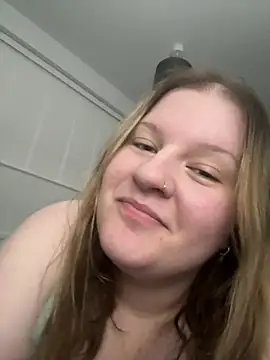 Snapshot of Curvy_Vanilla chatting on June 7, 9:29 pm Curvy Vanilla online show from June 7, 9:29 pm