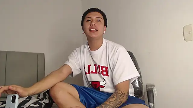 Snapshot of Owenn__blueee chatting on July 11, 7:00 am Owenn blueee online show from July 11, 7:00 am