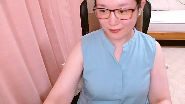 LENA-xo online show from June 17, 3:57 pm