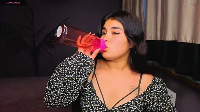 Snapshot of AlicaMayers chatting on June 11, 5:33 pm AlicaMayers online show from June 11, 5:33 pm