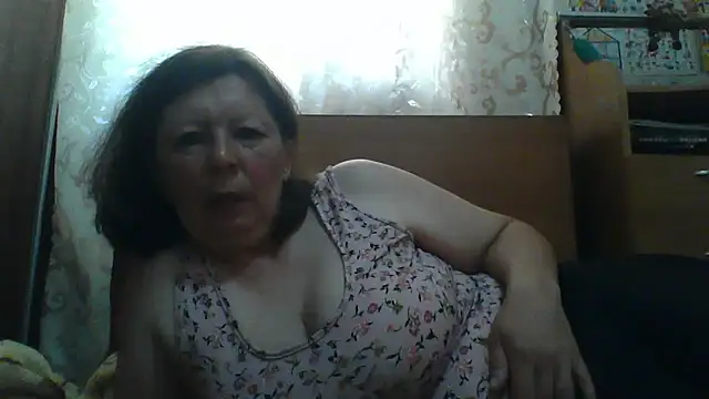 Snapshot of Schastlivaya43 chatting on June 9, 8:04 am Schastlivaya43 online show from June 9, 8:04 am