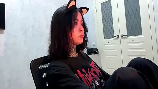 Snapshot of staryrose chatting on June 12, 4:17 pm staryrose online show from June 12, 4:17 pm