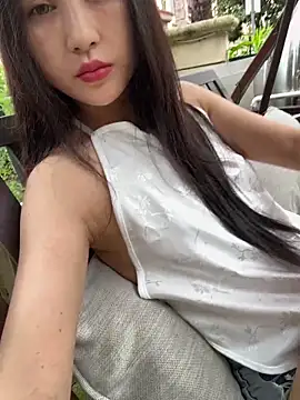 Snapshot of coco_1218 chatting on June 8, 12:14 am coco 1218 online show from June 8, 12:14 am