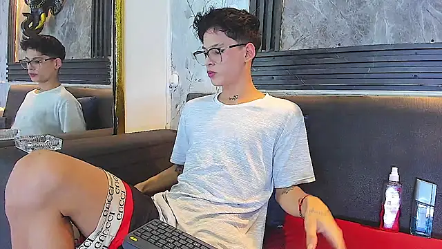 Snapshot of Brianhot0F chatting on July 5, 7:54 pm Brianhot0F online show from July 5, 7:54 pm