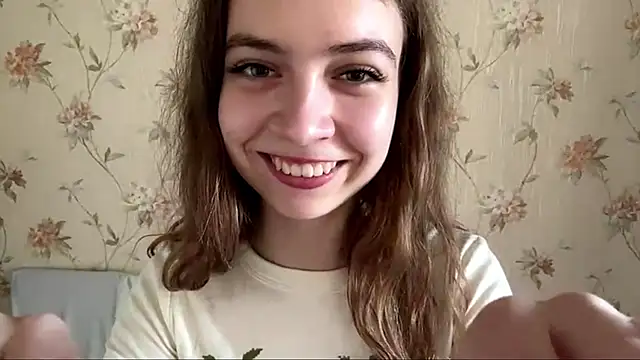 Snapshot of enchantedbeauty chatting on June 6, 9:58 am enchantedbeauty online show from June 6, 9:58 am