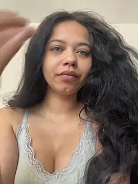 Snapshot of JuicyDollxo chatting on July 2, 12:00 pm JuicyDollxo online show from July 2, 12:00 pm