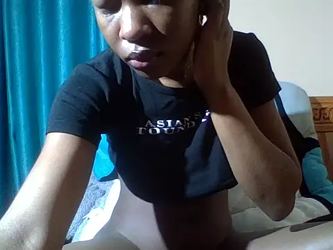 Snapshot of EbonyJuly chatting on July 28, 10:20 pm EbonyJuly online show from July 28, 10:20 pm