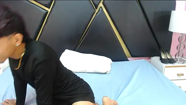 Snapshot of TheHotSaulito chatting on June 10, 7:24 pm TheHotSaulito online show from June 10, 7:24 pm