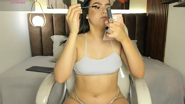 Snapshot of Bella18__ chatting on July 24, 10:30 pm Bella18 online show from July 24, 10:30 pm