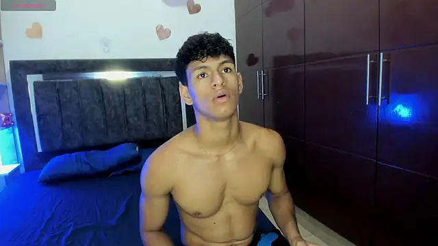 Snapshot of Nicolas_AthleticBoy chatting on June 5, 12:00 pm Nicolas AthleticBoy online show from June 5, 12:00 pm