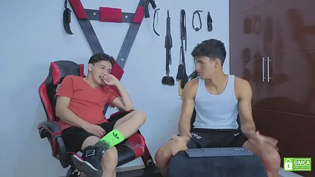 Snapshot of Nicolas_AthleticBoy chatting on June 8, 8:31 pm Nicolas AthleticBoy online show from June 8, 8:31 pm