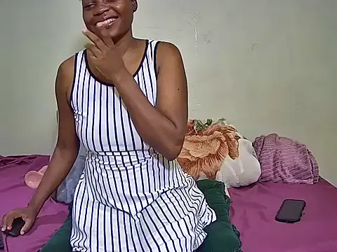 Snapshot of SluttyTall chatting on June 4, 8:59 pm SluttyTall online show from June 4, 8:59 pm