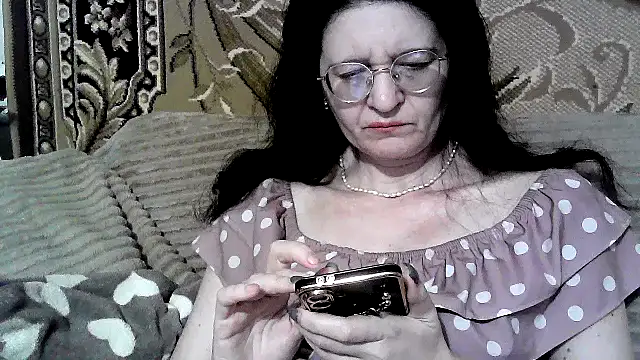 Snapshot of Dear_Annet chatting on June 6, 8:24 pm Dear Annet online show from June 6, 8:24 pm