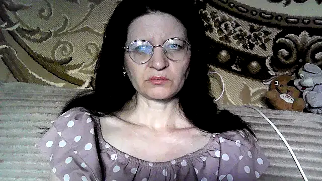 Snapshot of Dear_Annet chatting on June 8, 12:27 pm Dear Annet online show from June 8, 12:27 pm