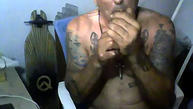 Snapshot of SlickDickyadown chatting on June 4, 10:27 pm SlickDickyadown online show from June 4, 10:27 pm