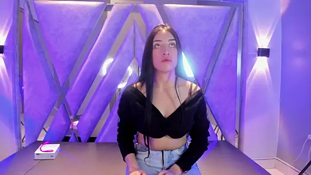 Kate 4 online show from June 6, 8:46 pm