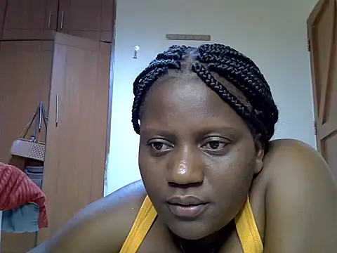 Snapshot of biganni_ chatting on June 10, 9:41 am biganni online show from June 10, 9:41 am