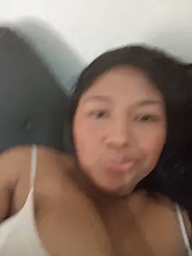 Snapshot of MoonMua chatting on June 10, 6:07 pm MoonMua online show from June 10, 6:07 pm
