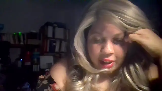 Snapshot of NotEvenPretty chatting on June 11, 12:25 pm NotEvenPretty online show from June 11, 12:25 pm