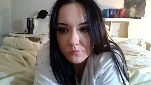 Snapshot of altravenn chatting on June 5, 8:31 am altravenn online show from June 5, 8:31 am
