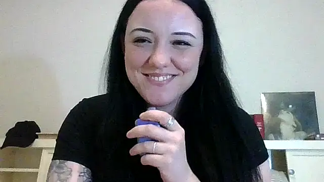 Snapshot of altravenn chatting on June 8, 8:26 am altravenn online show from June 8, 8:26 am