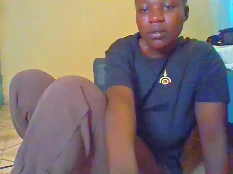 Snapshot of candycrusha chatting on June 9, 7:20 am candycrusha online show from June 9, 7:20 am