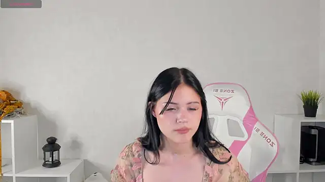 Snapshot of Baby_Sunsh1ne_ chatting on June 25, 5:34 am Baby Sunsh1ne online show from June 25, 5:34 am