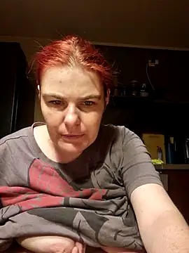 GoldenWifee online show from July 10, 4:06 am