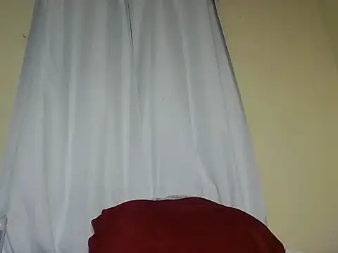 Snapshot of Yours_Ramona chatting on June 9, 11:27 pm Yours Ramona online show from June 9, 11:27 pm