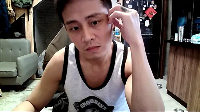 Snapshot of deansu0819 chatting on June 8, 8:37 am deansu0819 online show from June 8, 8:37 am
