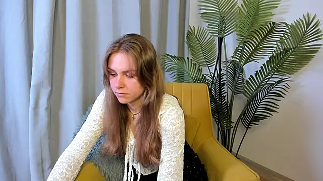 Snapshot of GitaLobalbo chatting on June 10, 6:23 am GitaLobalbo online show from June 10, 6:23 am