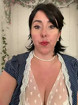 Snapshot of juliee1979 chatting on July 9, 5:39 pm juliee1979 online show from July 9, 5:39 pm