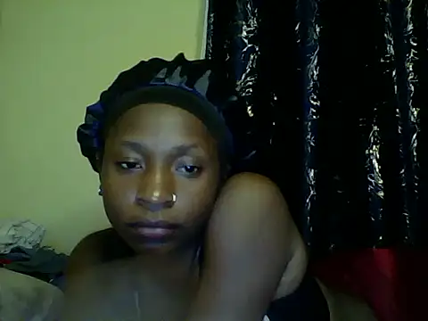 Snapshot of blackfox_ebonny chatting on June 6, 9:19 pm blackfox ebonny online show from June 6, 9:19 pm