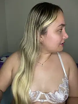 Snapshot of Rositafresitaa chatting on August 9, 2:13 am Rositafresitaa online show from August 9, 2:13 am
