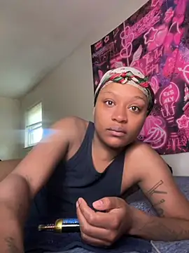 Snapshot of Prettywettkittycc chatting on June 24, 12:37 pm Prettywettkittycc online show from June 24, 12:37 pm