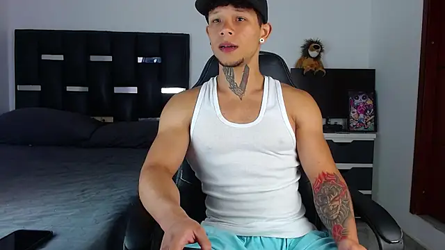 Snapshot of Erosscott_ chatting on July 2, 3:18 pm Erosscott online show from July 2, 3:18 pm
