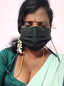 Snapshot of aiswarya143 chatting on June 10, 11:09 am aiswarya143 online show from June 10, 11:09 am