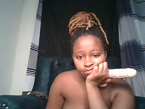 Snapshot of Ellah_simone chatting on July 2, 12:54 am Ellah simone online show from July 2, 12:54 am